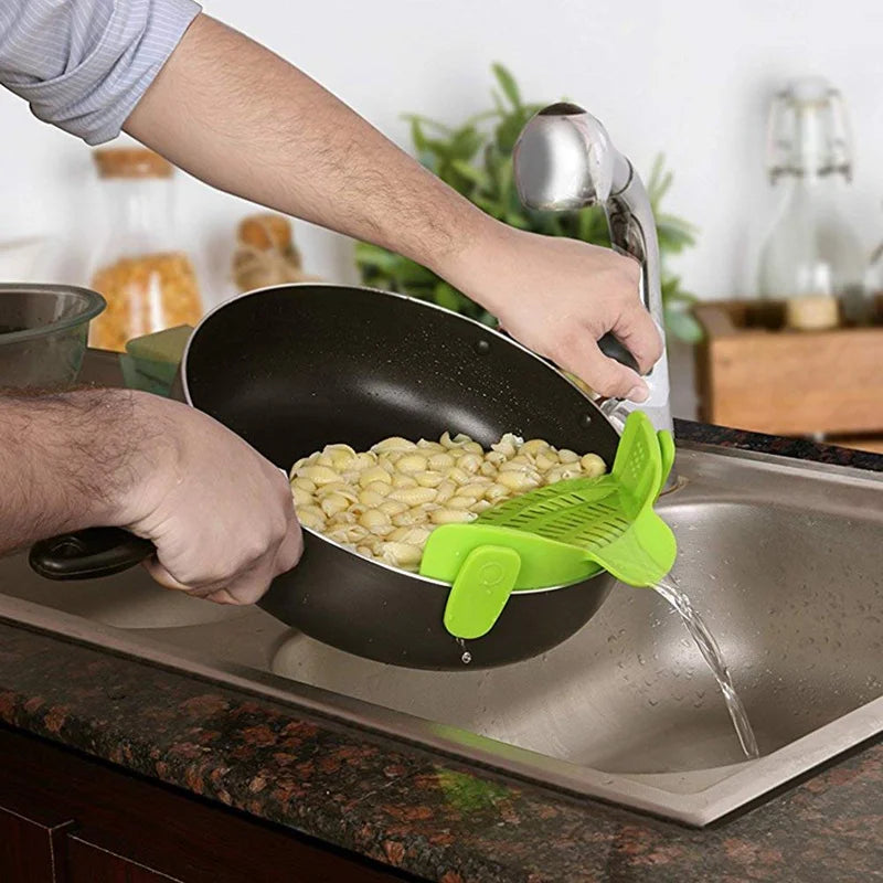 Clip-on zeef voor pasta rijst en groenten